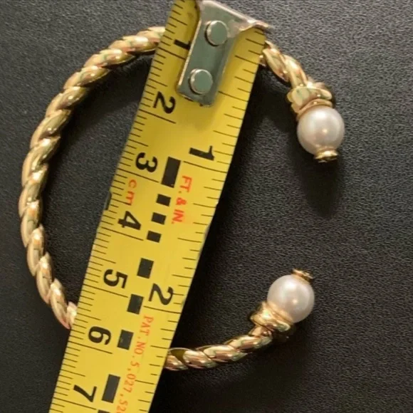 Sold out tory Burch Rope Cuff bracelet with pearl - Picture 5 of 5